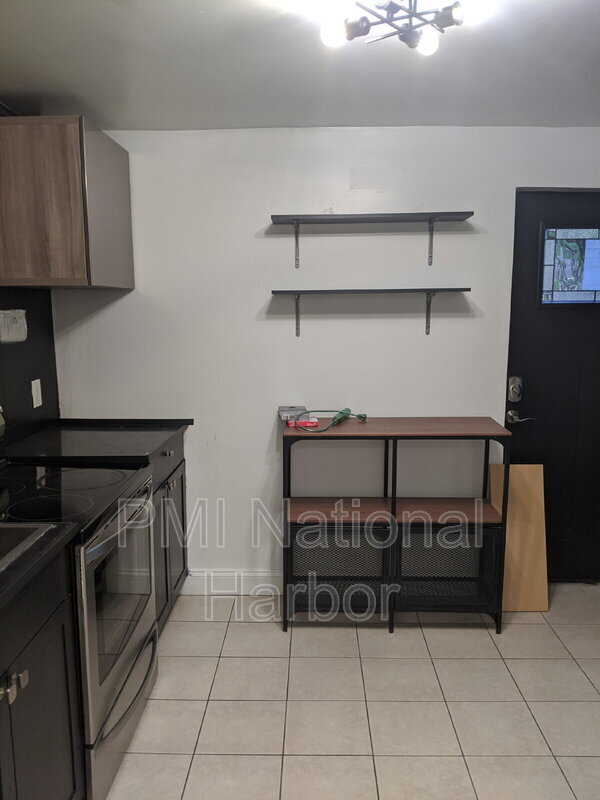 Foto del edificio - 702 Leeward Ct
