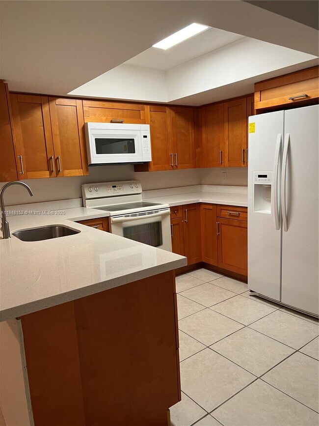 Foto del edificio - 7407 NW 76th Ct