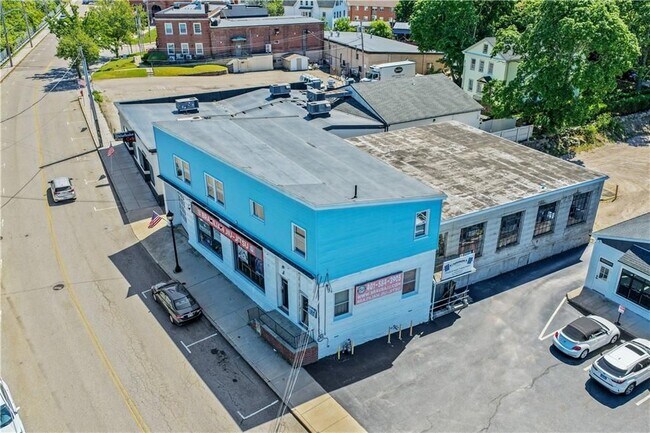 Foto del edificio - 33 Railroad Ave