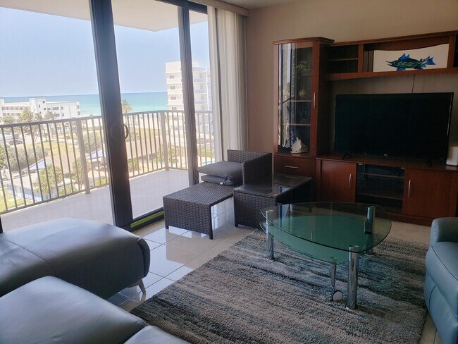 Building Photo - 2101 S Ocean Dr