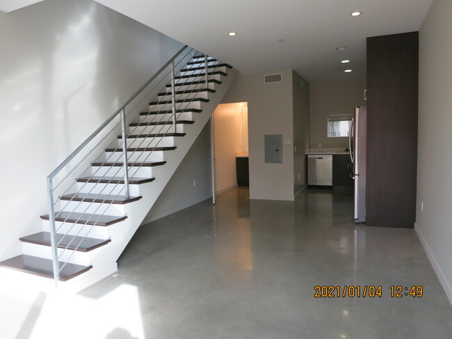 First floor - 1407 Venice Blvd