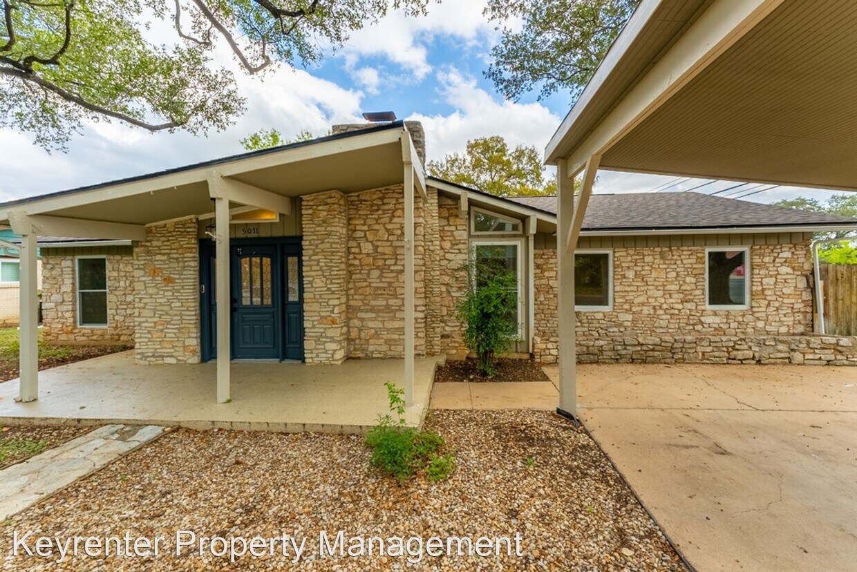 4 br, 2 bath House 5011 Winding Trl House Rental in Austin, TX