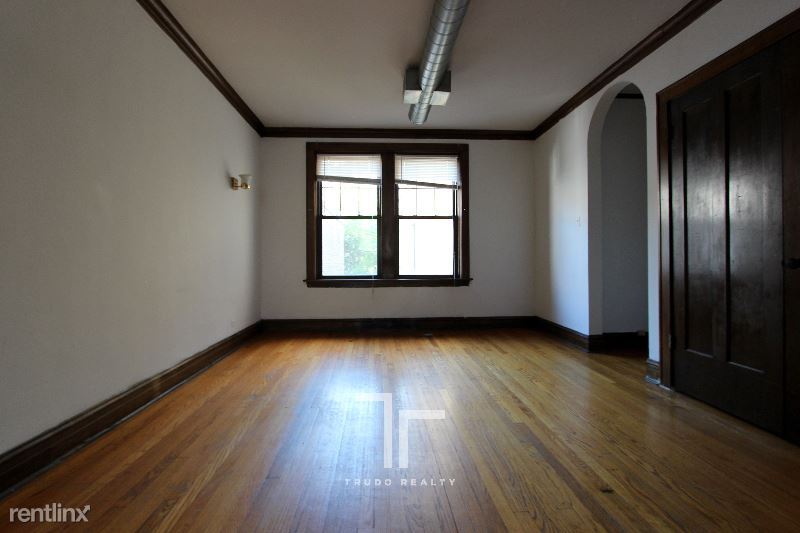 Primary Photo - 3618 N Marshfield Ave