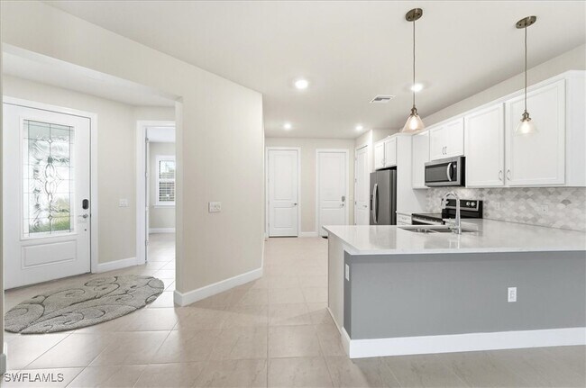 Building Photo - 5935 Mayflower Way