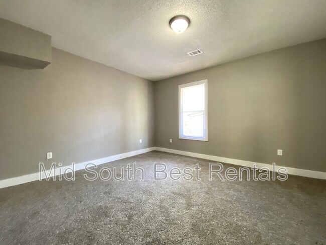 Foto del edificio - 4414 W 10th St