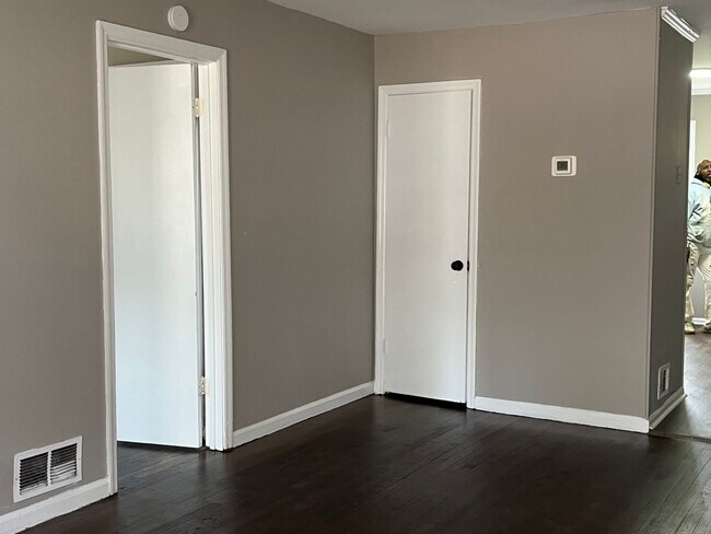 Foto del edificio - 2 Bedroom 1 Bath Duplex