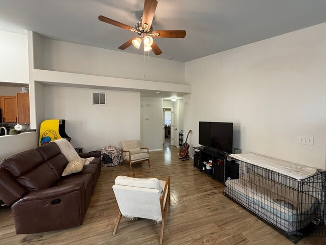 Building Photo - Charming 3 Bedroom, 2 Bath Home — Minutes from Fort Carson, Peterson AFB & Schriever AFB!