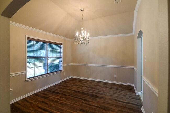Building Photo - Beautiful home with open floor plan in Hid...