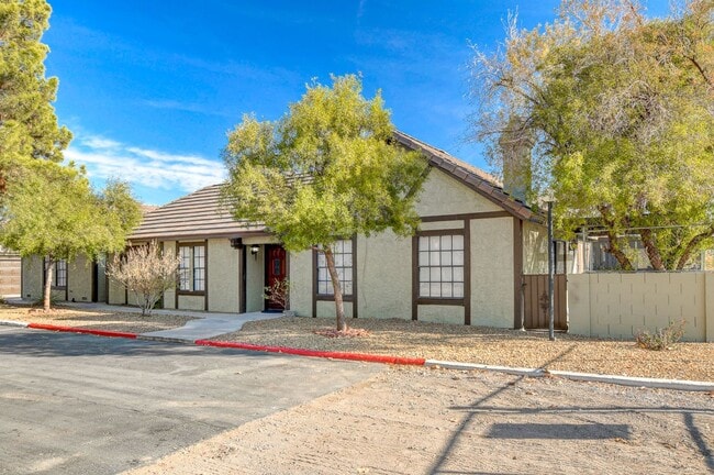 Building Photo - Single Story in the Heart of Las Vegas