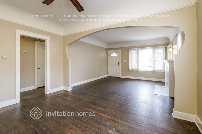 Building Photo - 1642 W 65th Pl