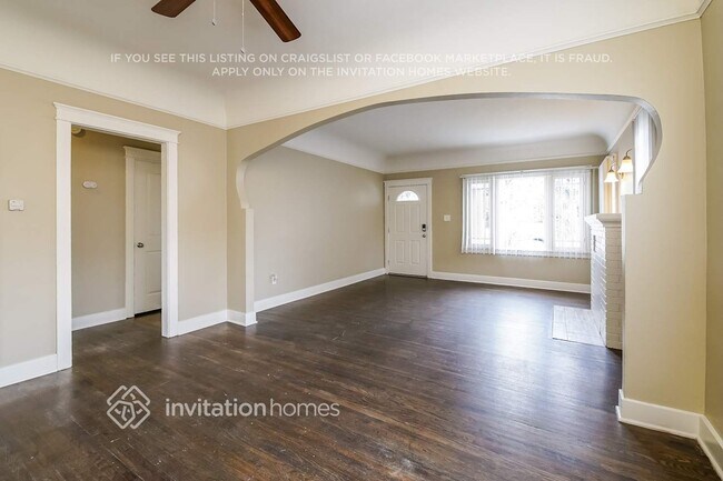 Foto del edificio - 1642 W 65th Pl