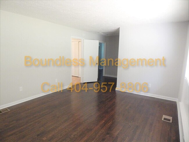 Building Photo - 1473 McClelland Ave
