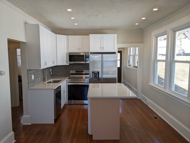 Building Photo - 28 Woodrow Ave