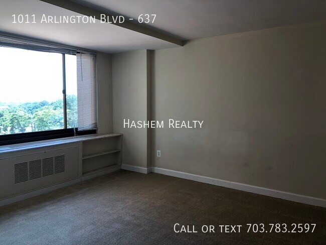 Building Photo - STUDIO UNIT IN DESIRABLE RIVER PLACE COMMU...