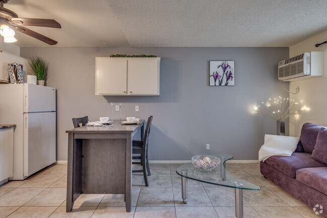 1BR, 1BA - 485SF - Los Vecinos Apartments