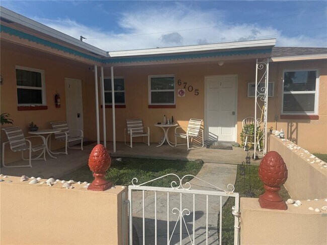Foto del edificio - 6705 Gulf Winds Dr