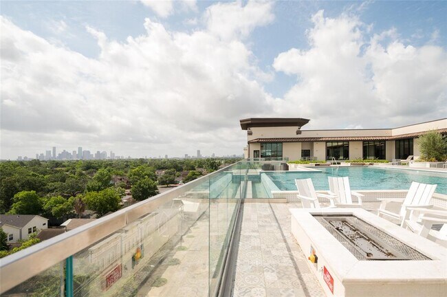 Foto del edificio - 1414 N Shepherd Dr