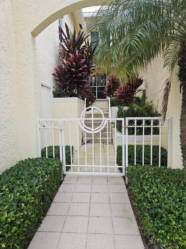 Foto del edificio - 404 Mainsail Cir