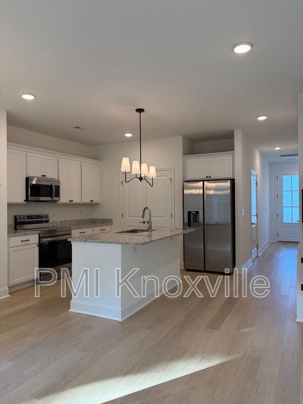 Building Photo - 8413 Whisper Ln
