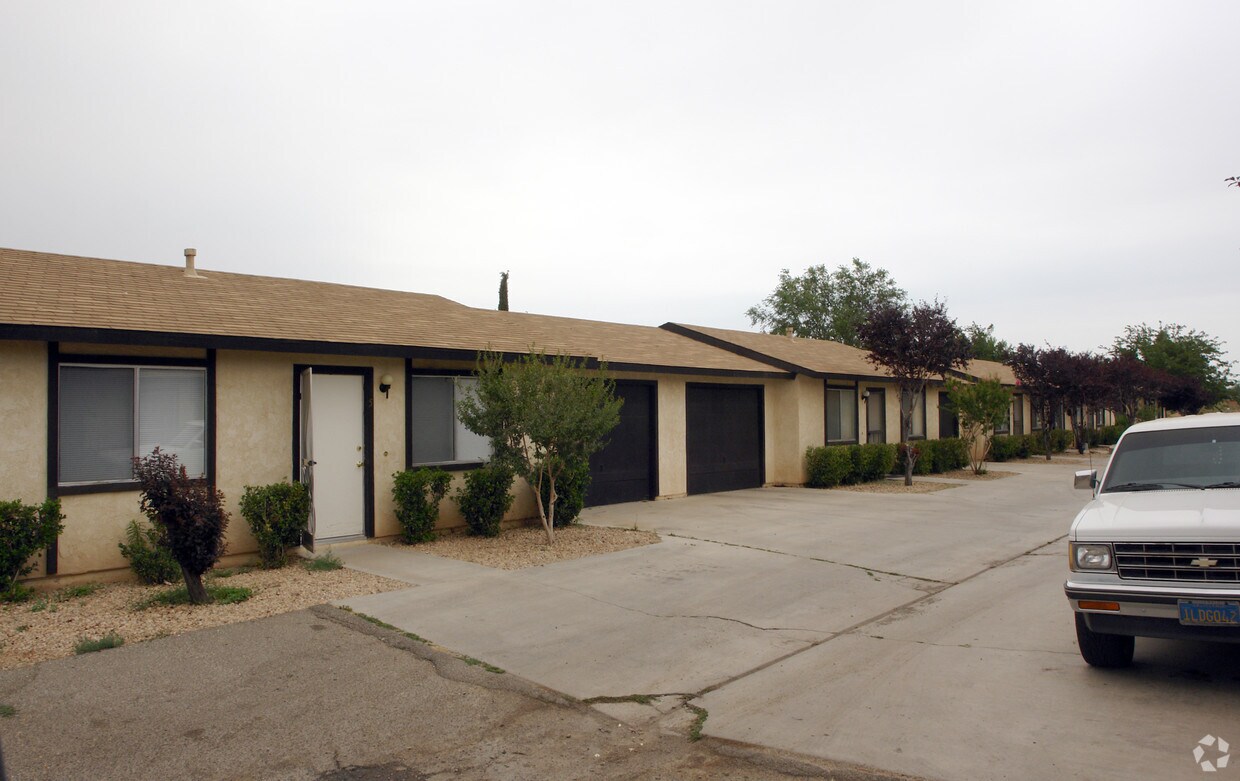 Foto del edificio - 15766 Sequoia Ave