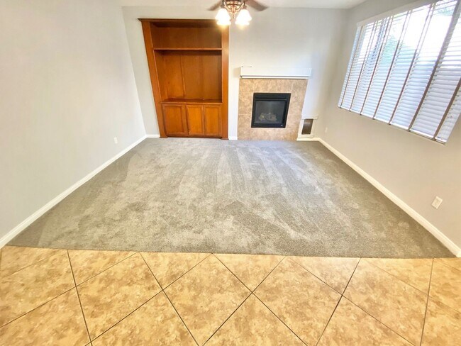 Foto del edificio - BEAUTIFUL 3 BEDROOM 2.5 BATHROOM HOUSE LOC...