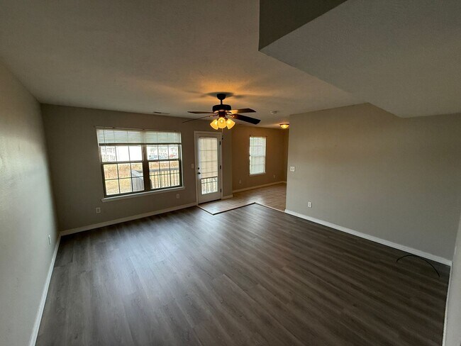 Foto del edificio - 3363 S Hillcrest Ave