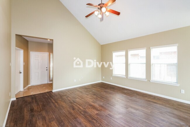 Foto del edificio - 19 Buena Park Cir