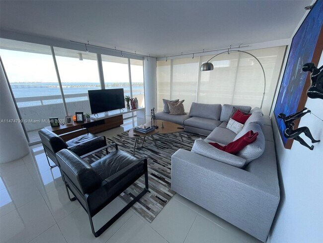 Building Photo - 1627 Brickell Ave