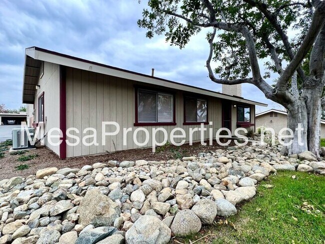 Foto del edificio - 1621 Carmel Cir W