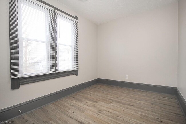 Foto del edificio - Close to downtown, 3 bedroom 1 bath