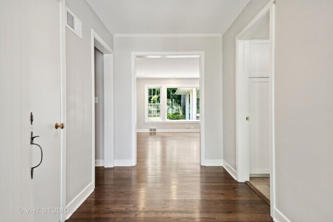 Foto del edificio - 1082 Old Elm Ln