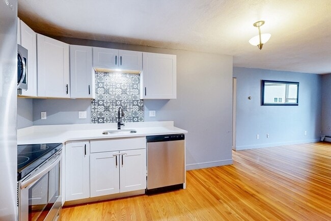 Kitchen - 1105 Lexington St