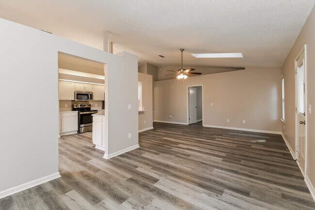 Building Photo - 7902 Collins Ridge Blvd