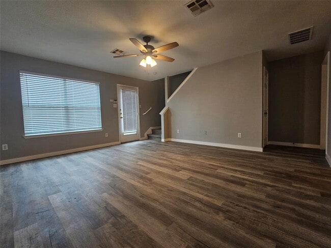 Building Photo - 2724 Fairview Dr