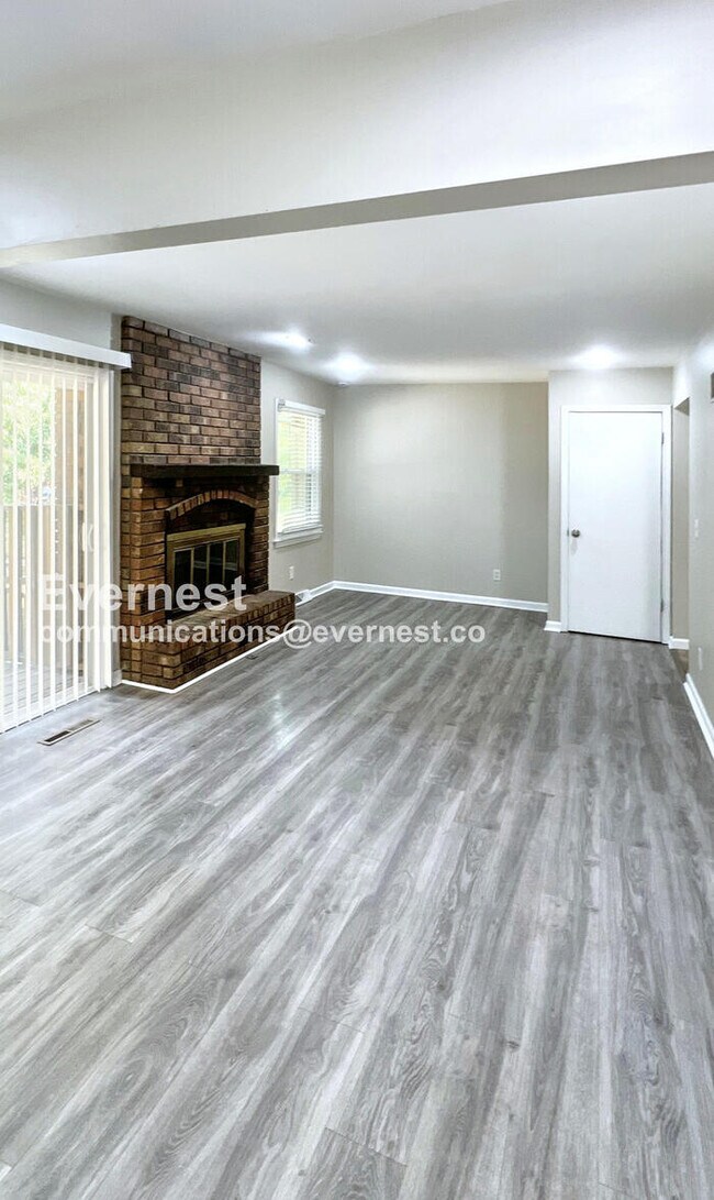 Building Photo - 7408 NW 78th St