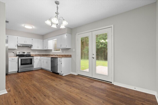 Foto del edificio - REMODELED HOME IN THEODORE!