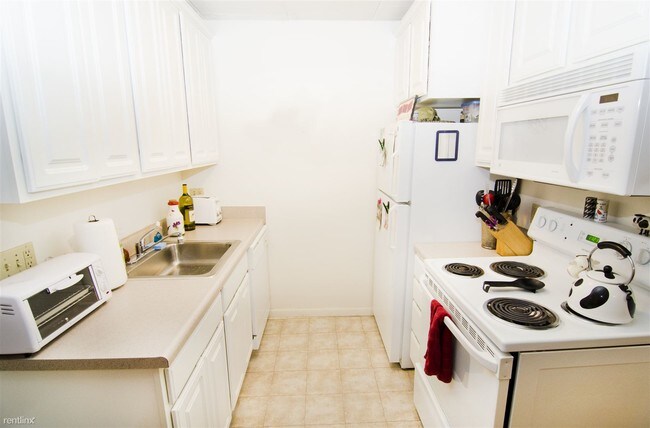 Building Photo - 139 Woodmere Ave