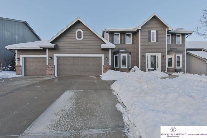 Foto principal - 4 bedroom in Omaha NE 68116
