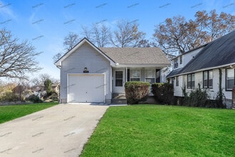 Building Photo - 3225 Spruce Ave