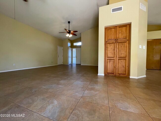 Building Photo - 3741 W Spinnaker Ln