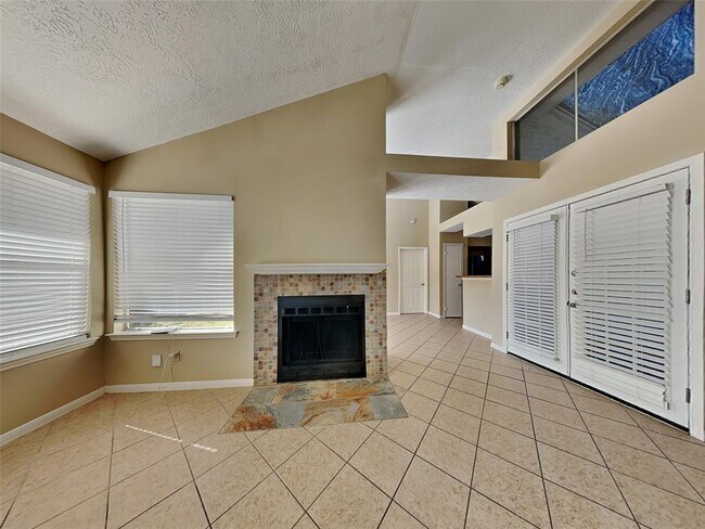 Building Photo - 6615 Laurel Glen Dr