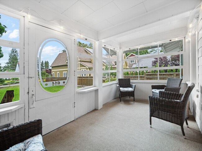 Foto del edificio - Charming Furnished 2BR Bungalow in Rockwood