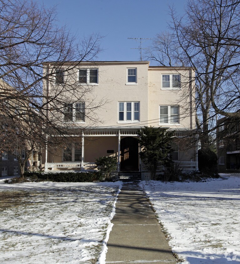 Primary Photo - 6215-6217 7th Ave