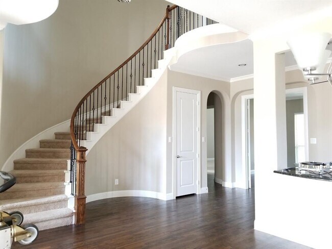 Building Photo - 13176 Sellaronda Way