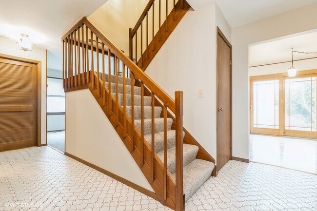 Building Photo - 948 Fieldstone Ct