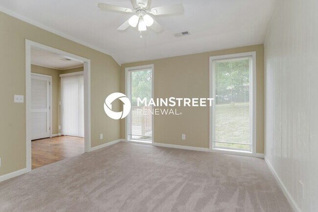 Foto del edificio - 3 Bedroom Pet-Friendly Home in Kansas City...