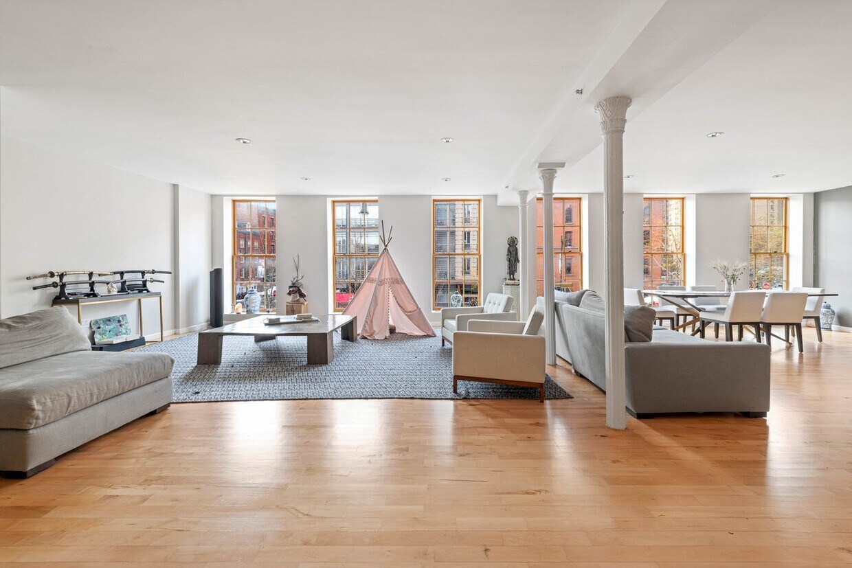 25 Peck Slip Unit 2, New York, NY 10038 Apartment for Rent in New