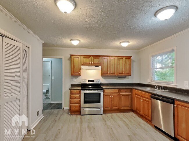 Foto del edificio - 1027 River Bend Ct