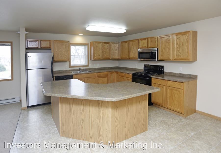 Primary Photo - 2700-2720 20th Ave SW