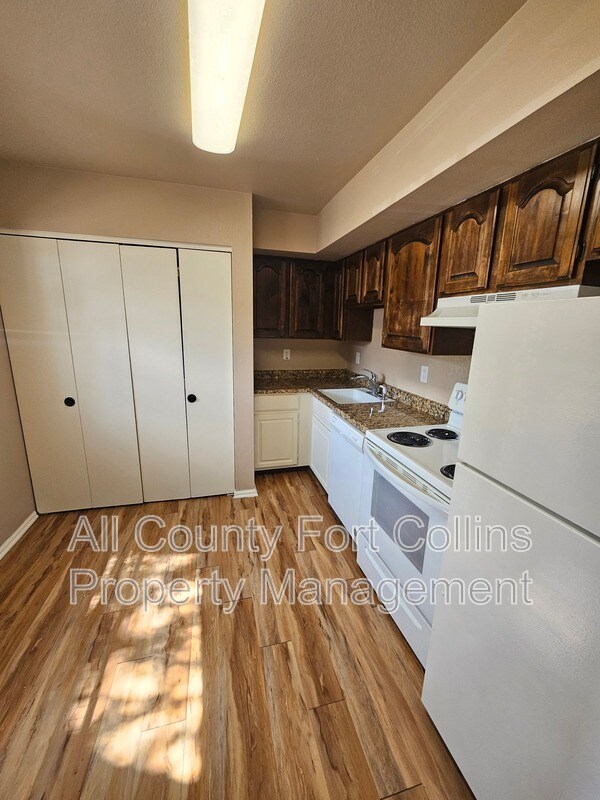 Building Photo - 2924 Ross Dr